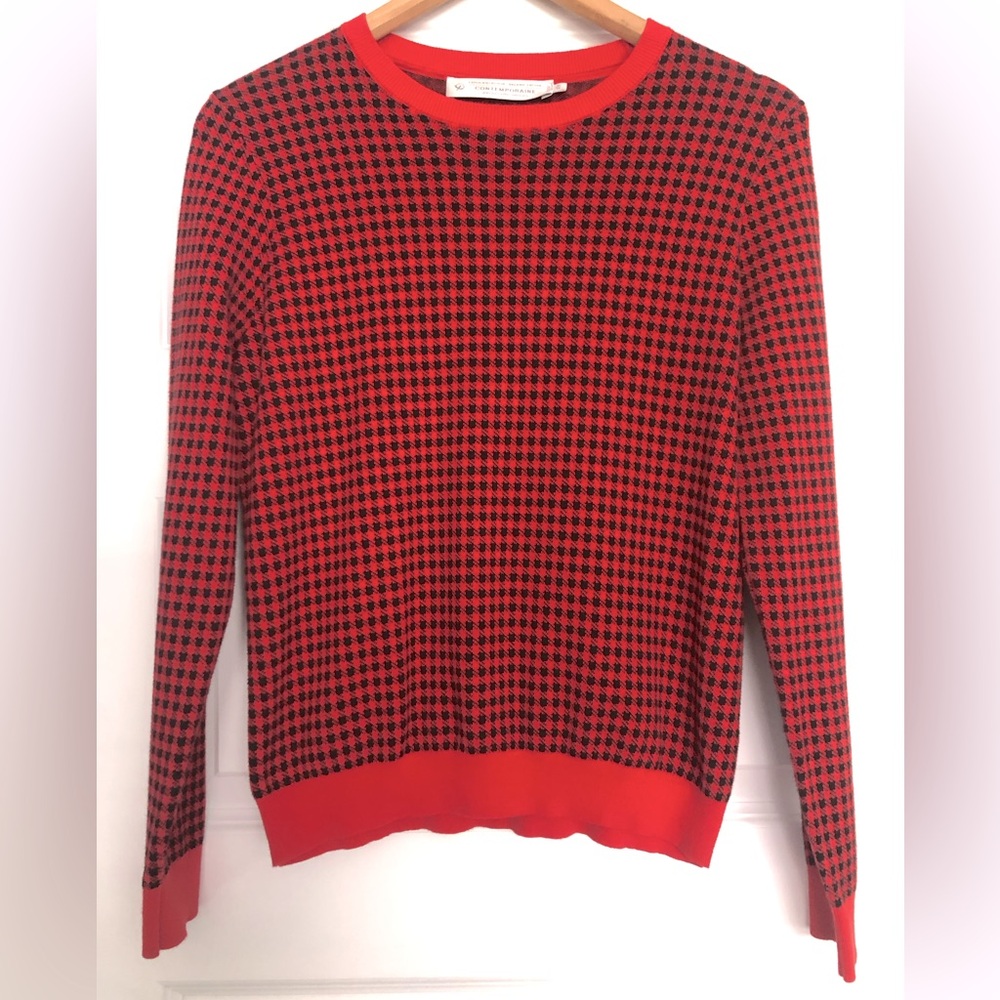 Long sleeves sweater with red and black houndstooth pattern, size M